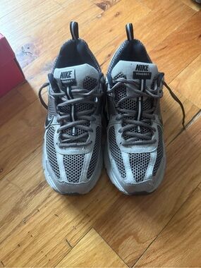 Nike Gray Mesh Youth Running Sneakers